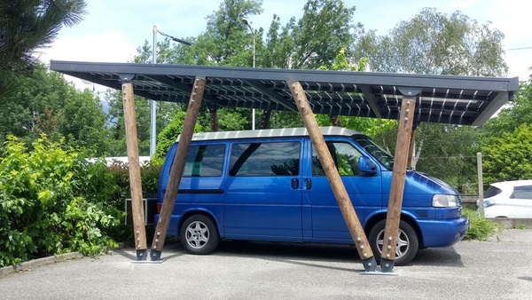 Recyclage de poteau téléphonique pour faire un support de panneaux solaire