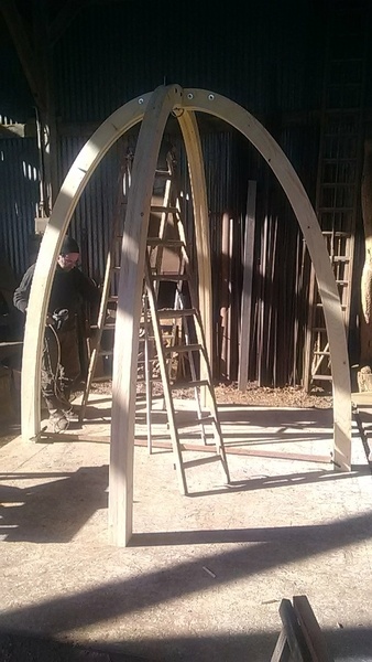 Portique 4 pieds cintrés