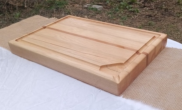 Planche à découper en Frêne avec un accent de Merisier