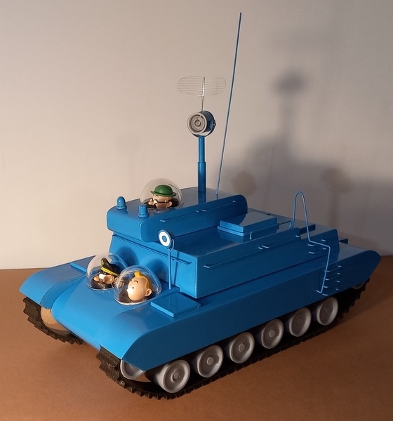 Char lunaire Tintin : "On a marché sur la lune"