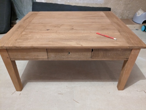 Table basse sur base de récupération