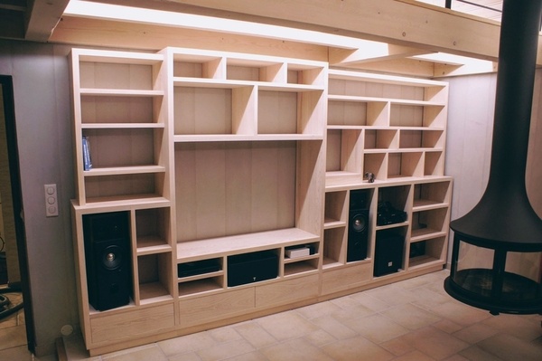 Bibliothèque HiFi en frêne massif