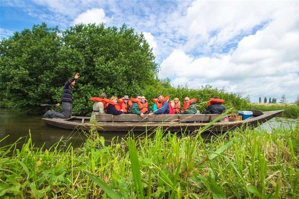 Les faiseurs de bateaux