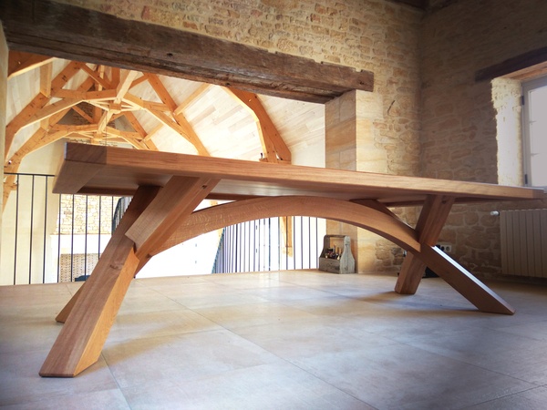 Table en chêne massif pour belle charpente