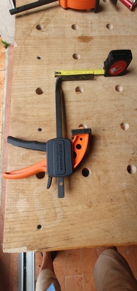 Serre-joint d'insertion pour table MFT à 2.99€