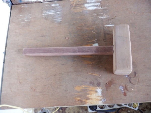 Pas de maillet sur mon bateau en bois ? Mais c'est le meilleur endroit pour en faire un !