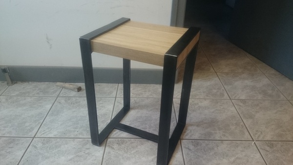 Tabouret bois métal.