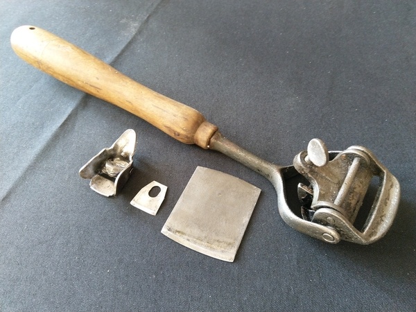 Grattoirs pour caisses en bois