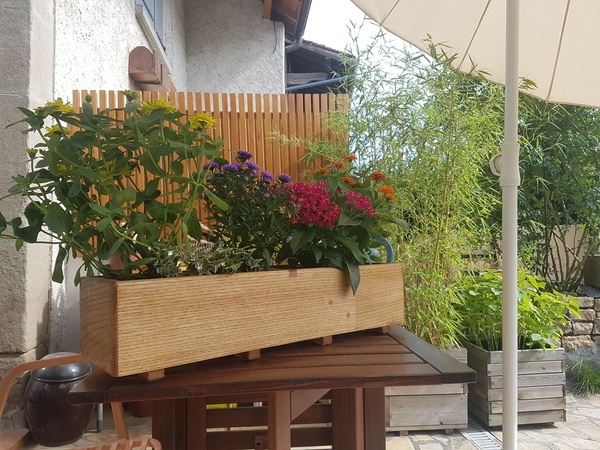 Jardinière en châtaignier