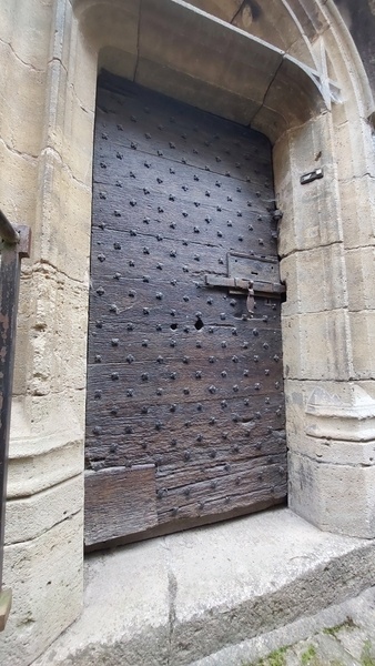 Plein de belles portes de caractère !