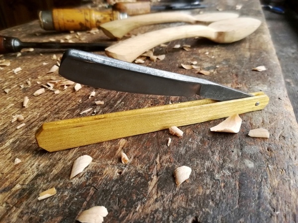 Châsse de rasoir « coupe-chou » monoxyle