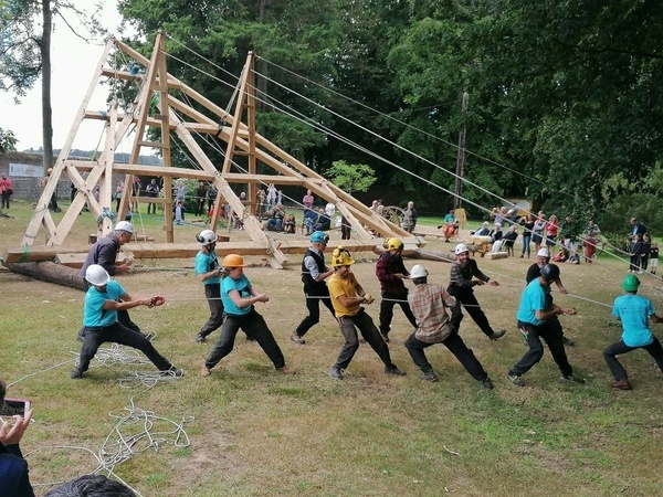 Charpentiers sans frontières pour Notre-Dame