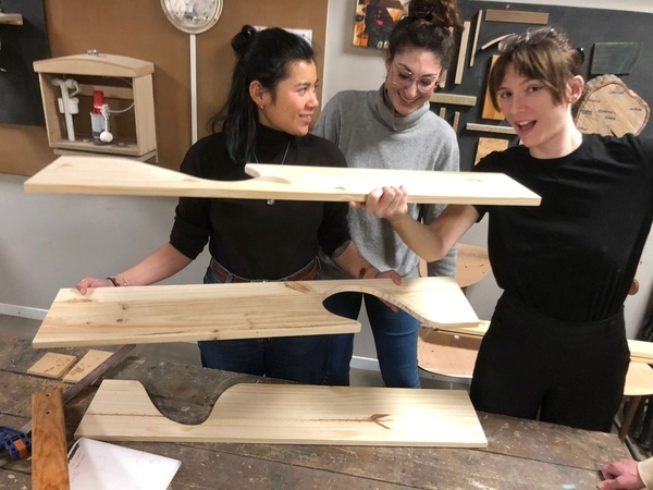 Etagère avec ouverture pour chat