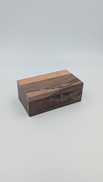 Petite boîte en noyer