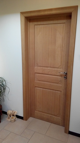 Porte en chêne.