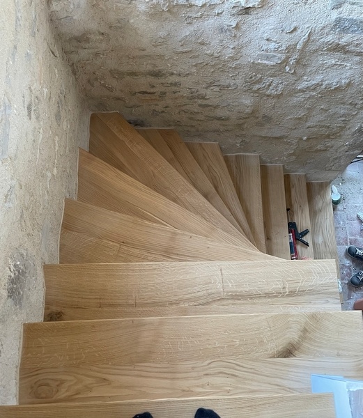 Habillage escalier béton