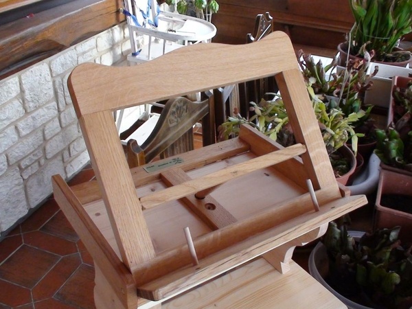 Repose livre et petit marche pieds a 2 marches