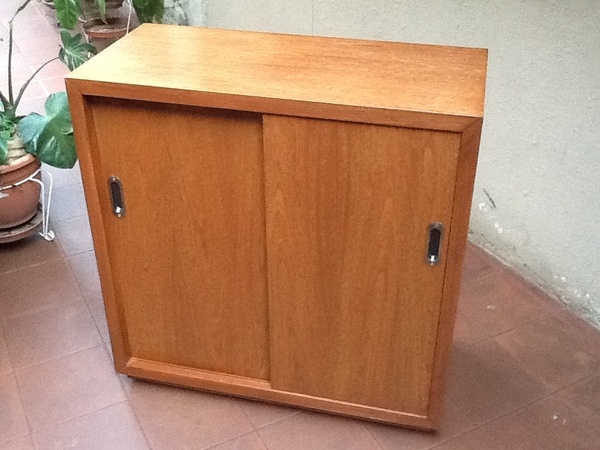 Petit meuble de rangement salon