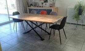 Table en chêne de récupération et piètement métal