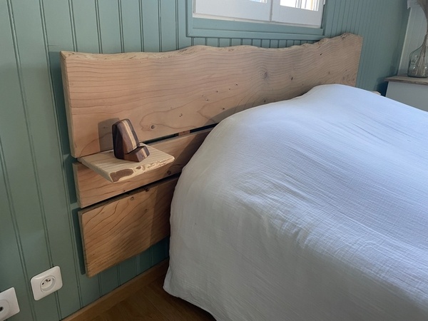 Tête de lit en Douglas