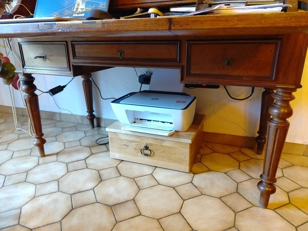 Petit meuble d’imprimante