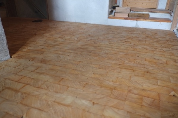 Tomettes en bois de bout de mélèze