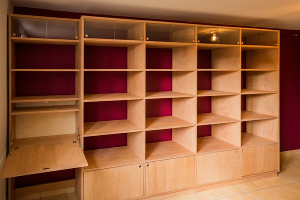 Grande bibliothèque pour un collectionneur de BD