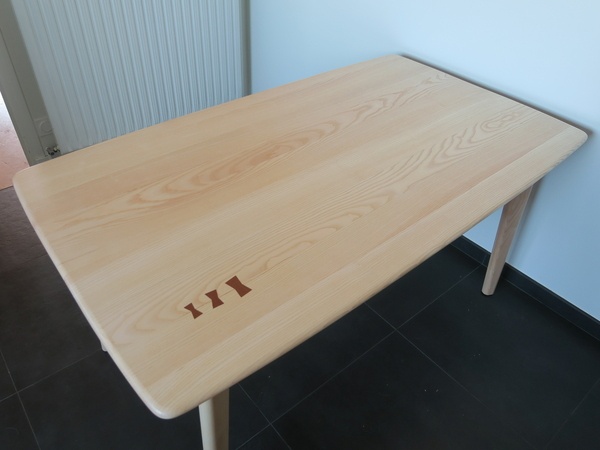 Table de cuisine en frêne..