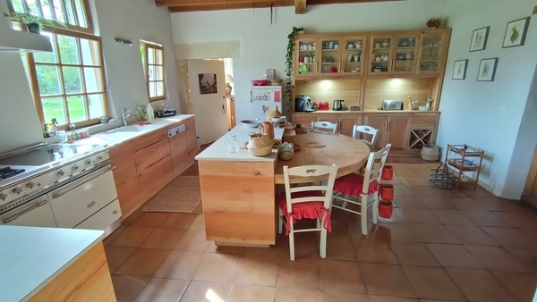 Une cuisine en platane