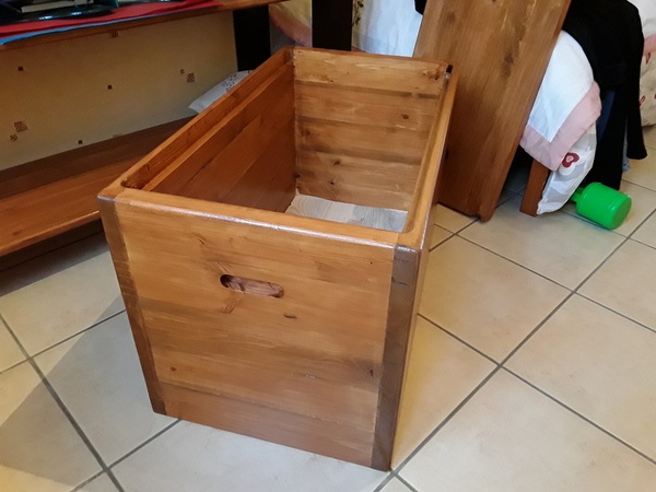 Coffre à jouet en bois de recup