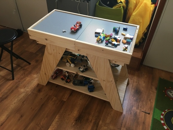 Table LEGO
