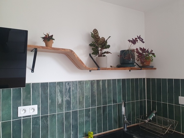 Une étagère qui ne fait pas de vague...