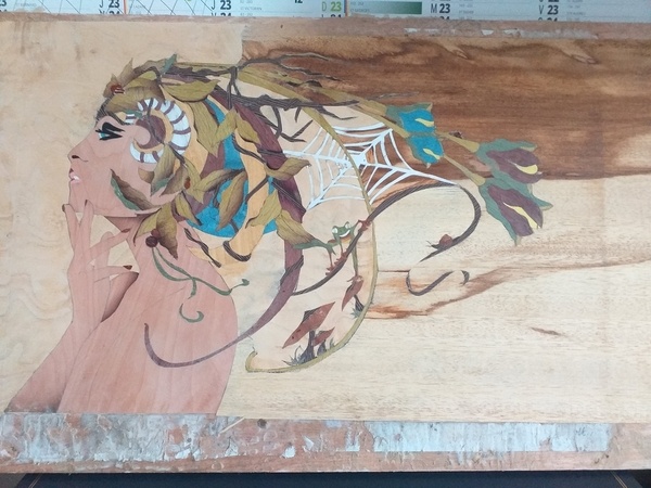 La femme du printemps marqueterie