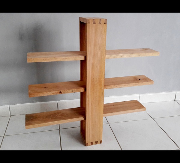 Etagère FDFMM avec essai de queues d'aronde