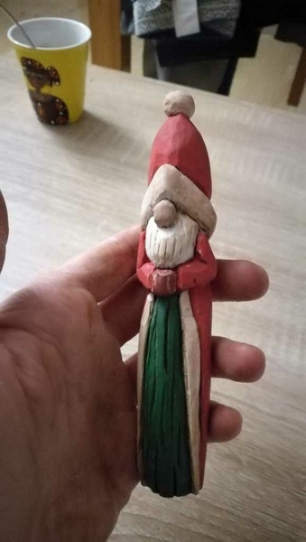 Père Noël peint et vieilli