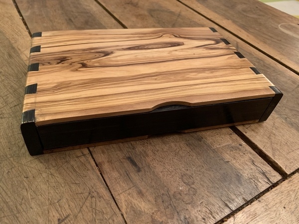 Boite à crayons olivier et chêne