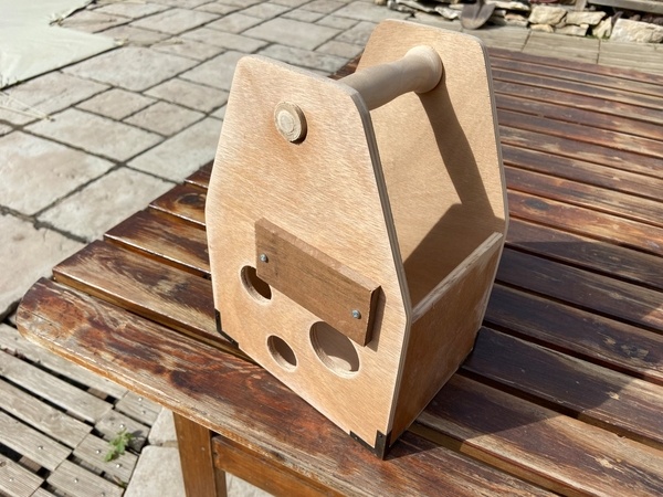 Caisse de rangement de brosses pour chevaux