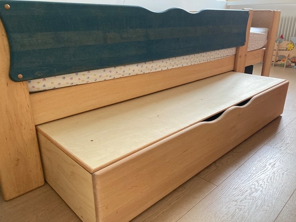 Tiroir de lit ras le sol