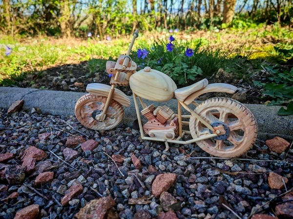 Moto en bois