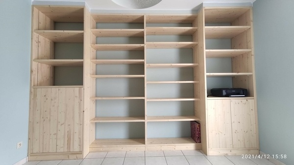 Bibliothèque en sapin