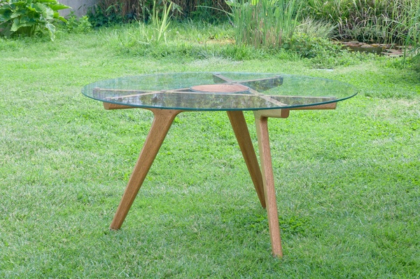 Table ronde, tripode, plateau verre