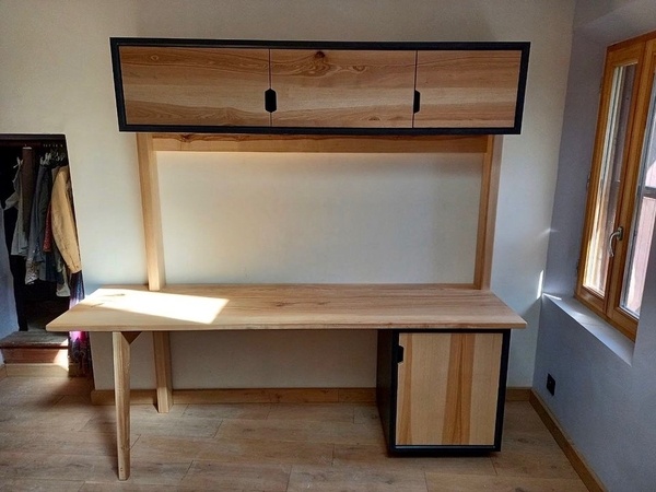 Bureau Frêne et Valchromat.