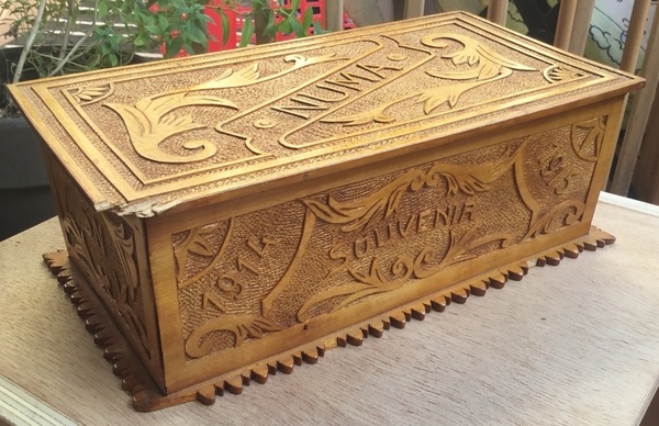 Une boîte centenaire.