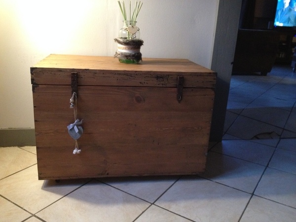 Restauration d'un vieux coffre en bois