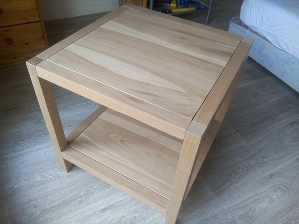 Petite table pour imprimante
