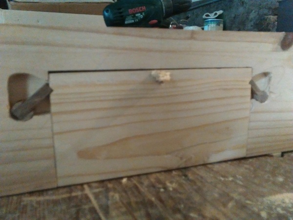 Patère avec cachette