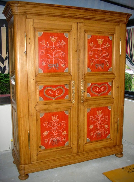 Restauration d'une armoir en sapin