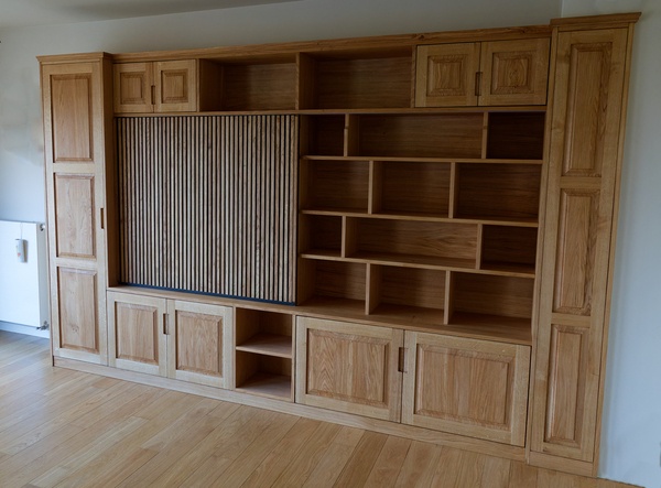 Meuble en chêne massif