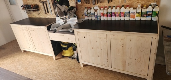 Banc de scie pour scie à onglet radiale