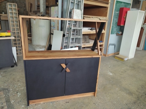 Meuble en chêne et fibracolor noir